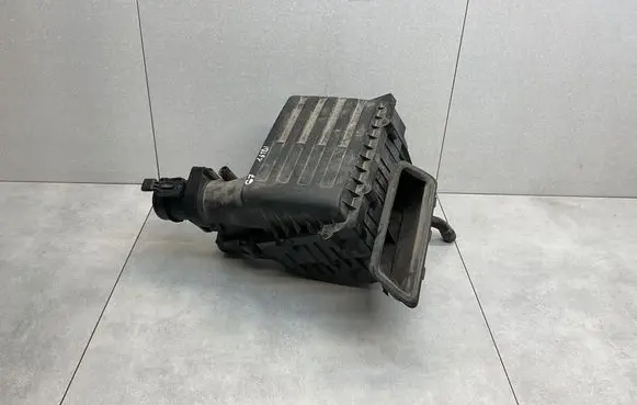 Volkswagen Golf VII Air filter box 5Q0129607T