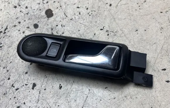 Volkswagen PASSAT B5 Rear door interior handle 3B0839114