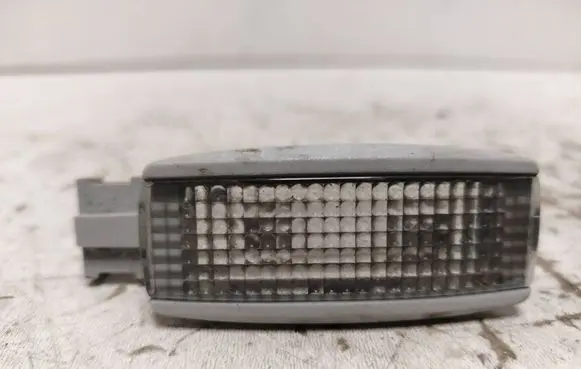 Volkswagen PASSAT B5 Other interior light 3B0947113