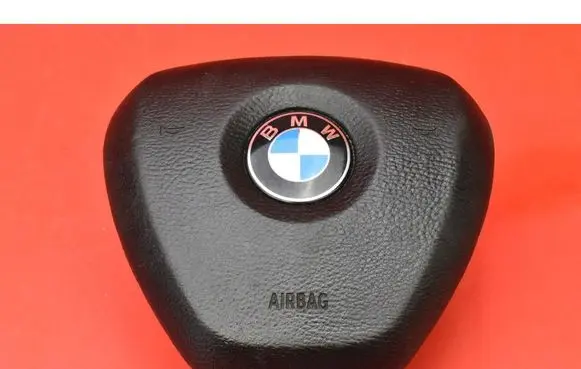 Steering wheel airbag