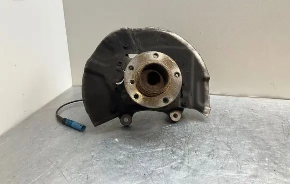 BMW 5 E60 E61 Front wheel hub 6760953