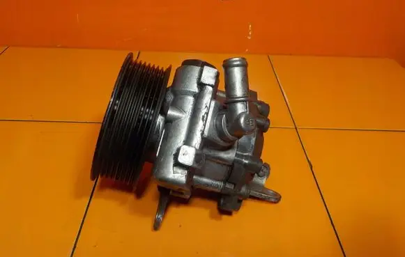 Land Rover Range Rover L322 Power steering pump QVB500630
