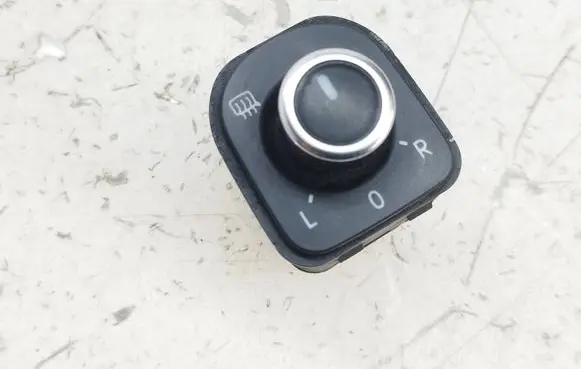 Volkswagen PASSAT CC Wing mirror switch 5K2959565