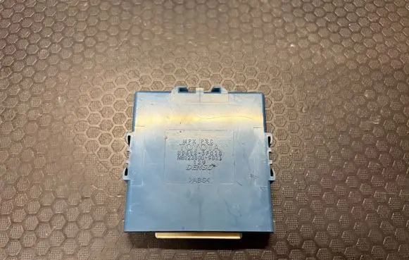Toyota Corolla Verso AR10 Combustion control unit/module 896180F020 MB1238009021
