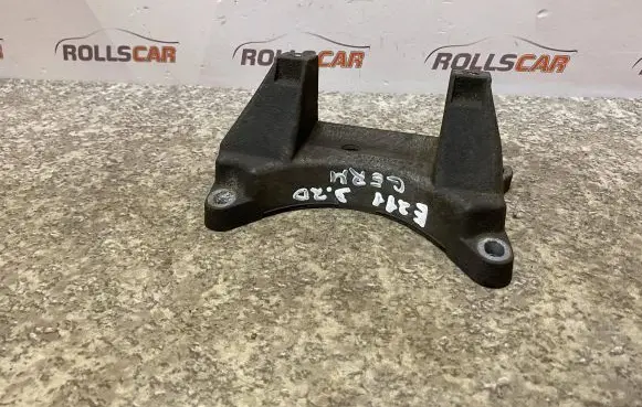 Mercedes-Benz E W211 Engine mounting bracket A1402421340