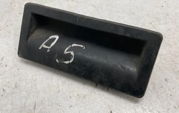 Audi S5 Tailgate opening switch 5N0827566B