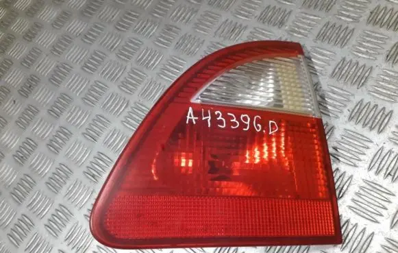 Tailgate rear/tail lights