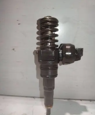 Volkswagen Caddy Fuel injector 038130073bn