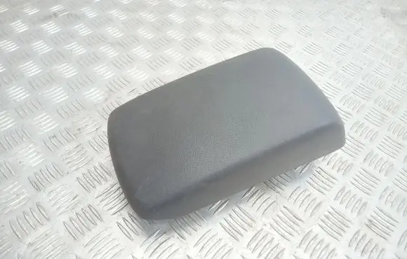 Mazda 3 I Armrest