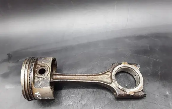 Toyota Corolla E120 E130 Piston with connecting rod 22051