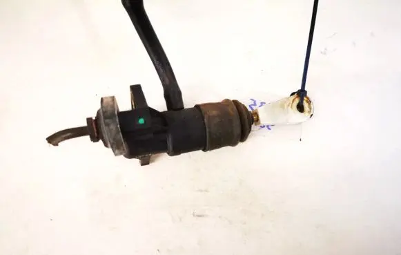 Audi A4 S4 B5 8D Clutch master cylinder 8e1721401