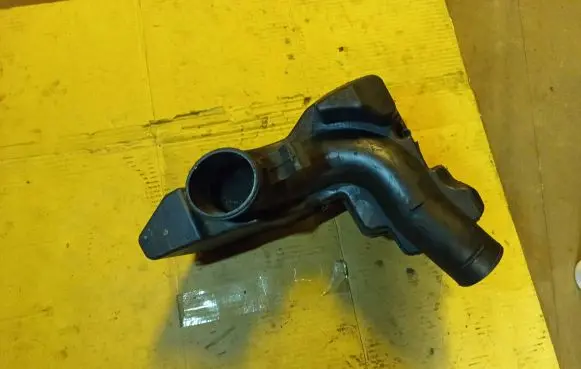 Intake resonator