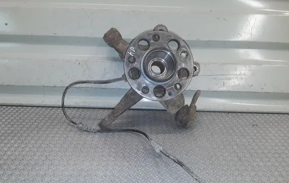 Mercedes-Benz A W169 Front wheel hub spindle knuckle 