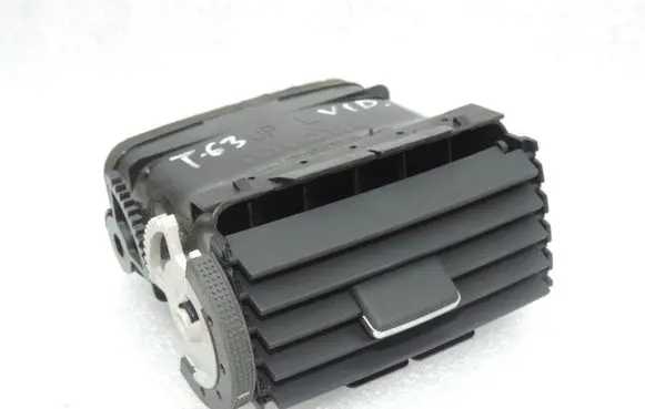 Toyota Avensis T250 Dash center air vent grill