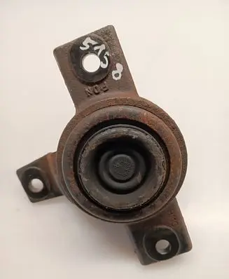 KIA Sorento Engine mount bracket NOCODE