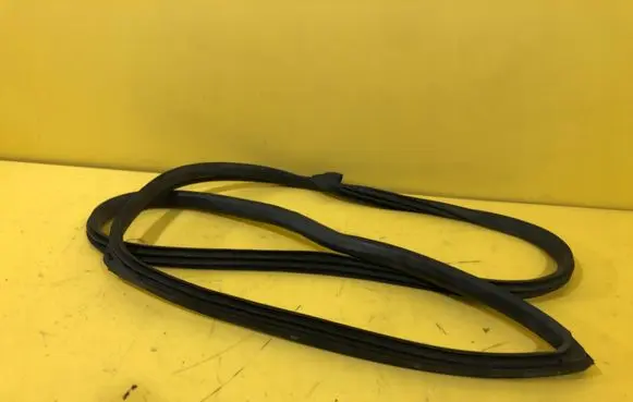 Mini One - Cooper Coupe R56 Rubber seal loading door 118KM