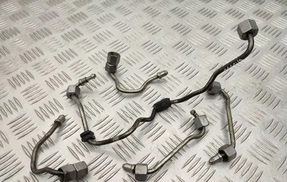BMW 3 E90 E91 Fuel line pipe 