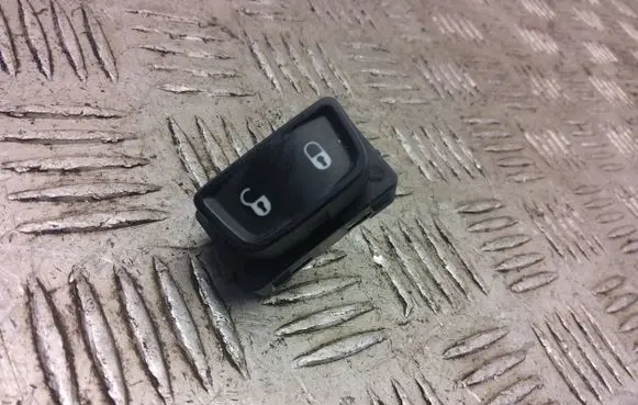 Fiat 500X Central locking switch button 