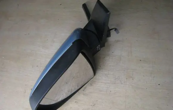 Mitsubishi Colt Front door electric wing mirror 7632A163