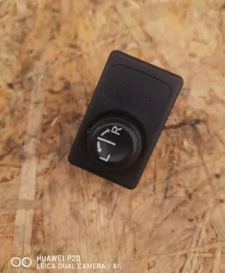 Nissan Primera Wing mirror switch