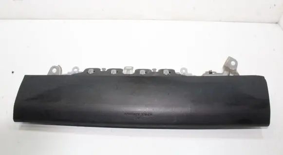 Lexus CT 200H Knee airbag 