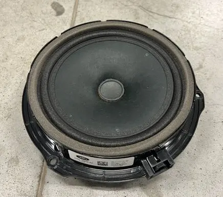 Land Rover Defender Front door speaker JJ3218808AA D1P2A