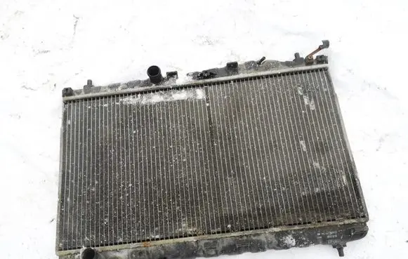 Hyundai Trajet Coolant radiator 253103a100 25310-3a100