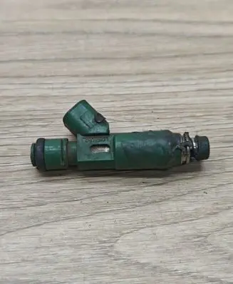 Volvo S60 Fuel injector 9470229