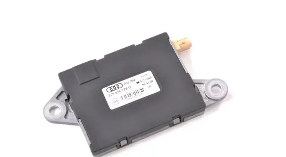 Audi TT TTS Mk2 Aerial antenna amplifier 8J8035225M
