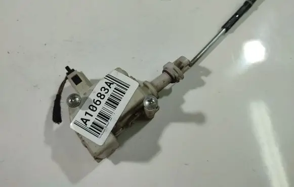 Volkswagen PASSAT B5.5 Central locking motor 7C45380