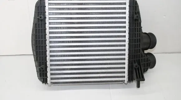 Maserati Quattroporte Intercooler radiator 670035635