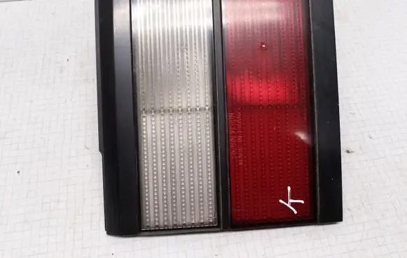 Volkswagen PASSAT B3 Tailgate rear/tail lights 333945107