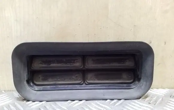Volkswagen Phaeton Quarter panel pressure vent 3D0819465B