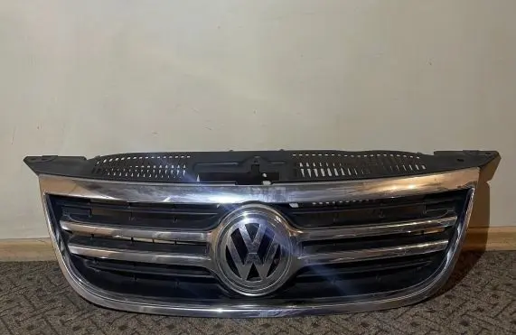 Volkswagen Tiguan Front grill 5N0853653A