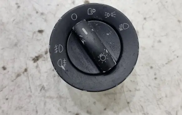 Volkswagen Touareg II Light switch 7L6941431A