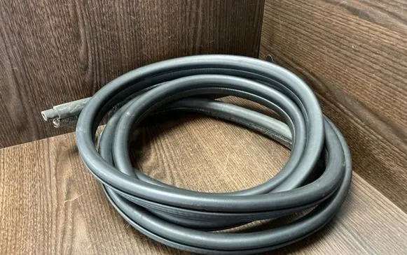 Opel Movano B Rubber seal front door window/glass 93168082
