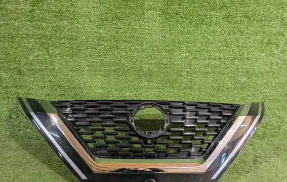 Nissan Qashqai J12 Front grill 