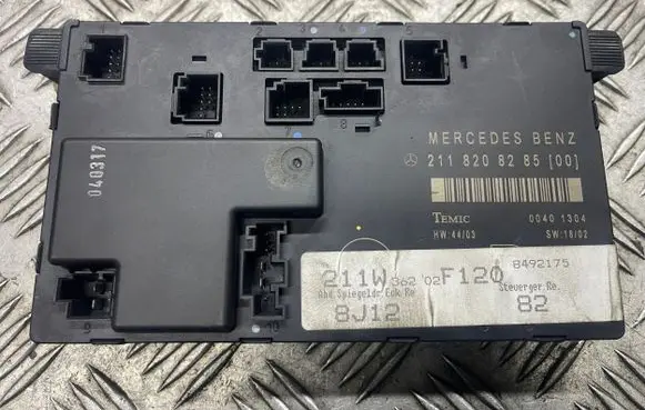 Mercedes-Benz E W211 Door control unit/module 2118208285 8492175