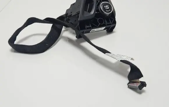 BMW X5 E70 Ignition lock 9177973 008819412 70P1037