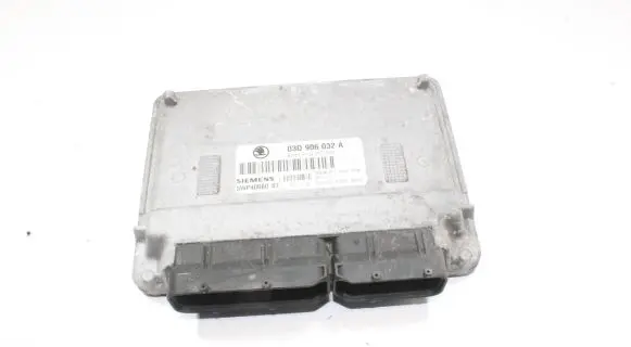 Skoda Fabia Mk1 (6Y) Engine control unit/module 03D906032A 5WP40060