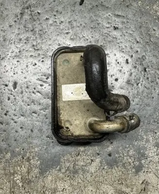 Volvo XC70 Oil filter mounting bracket