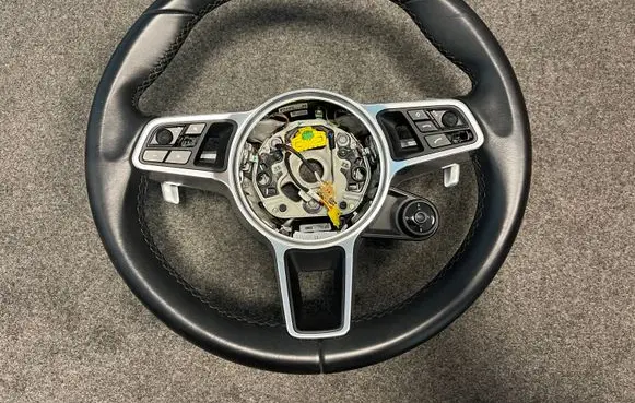 Porsche Panamera (971) Steering wheel