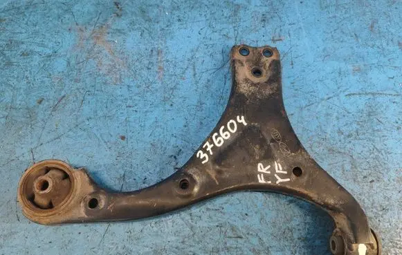 Hyundai Sonata Front lower control arm/wishbone 545013S000