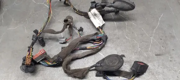 Volvo S70 V70 V70 XC Front door wiring loom/harness boot 31264658