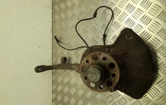 Front wheel hub