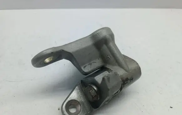 Mercedes-Benz A W169 Front door lower hinge RE46