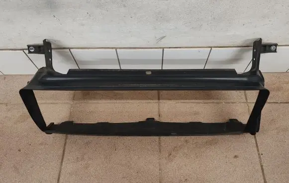 Volvo V50 Intercooler air channel guide 