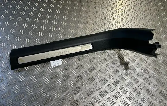 Volvo XC60 Front sill trim cover 31448015