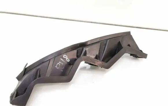 Front bumper mounting bracket