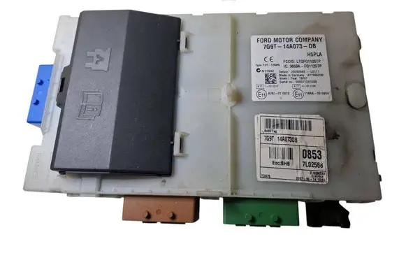Ford Mondeo MK IV Fuse module 7G9T14A073DB